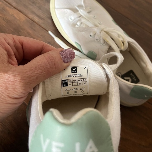Canvas Veja Esplar White and Green Sneakers-Size 6 - Picture 10 of 13